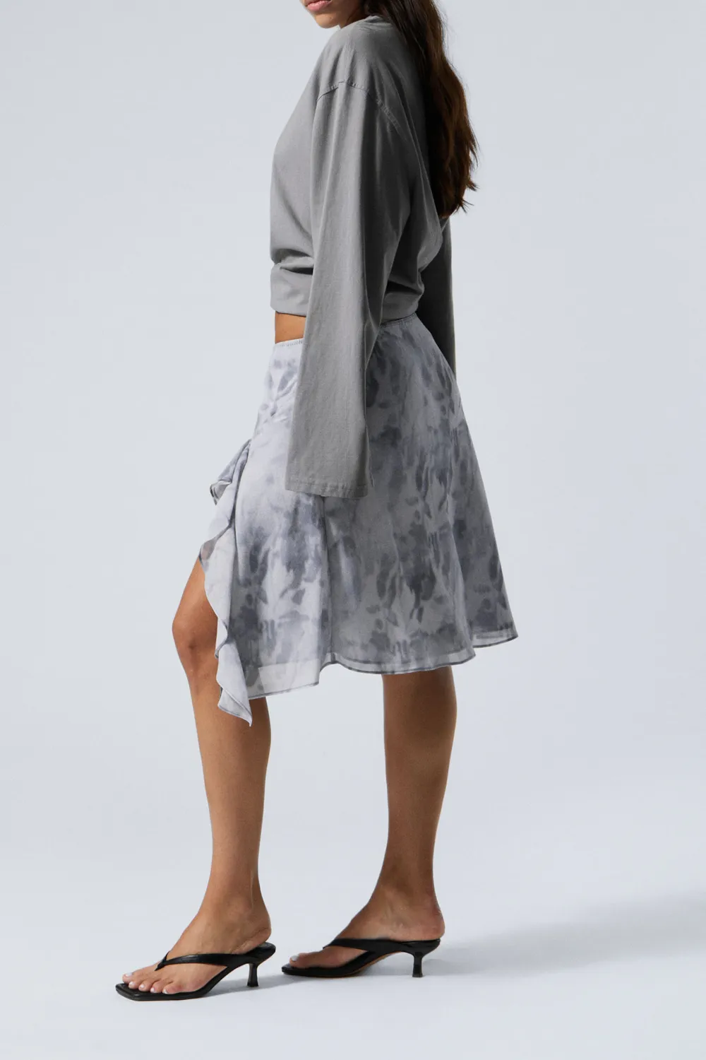 Ruffle Slit Skirt