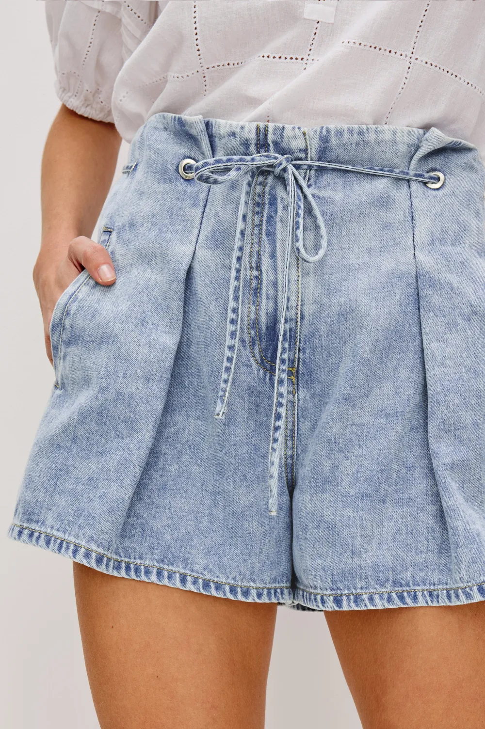 Waist-Retractable Casual Denim Shorts