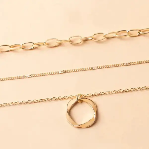 Signet Raised Pendant Necklace