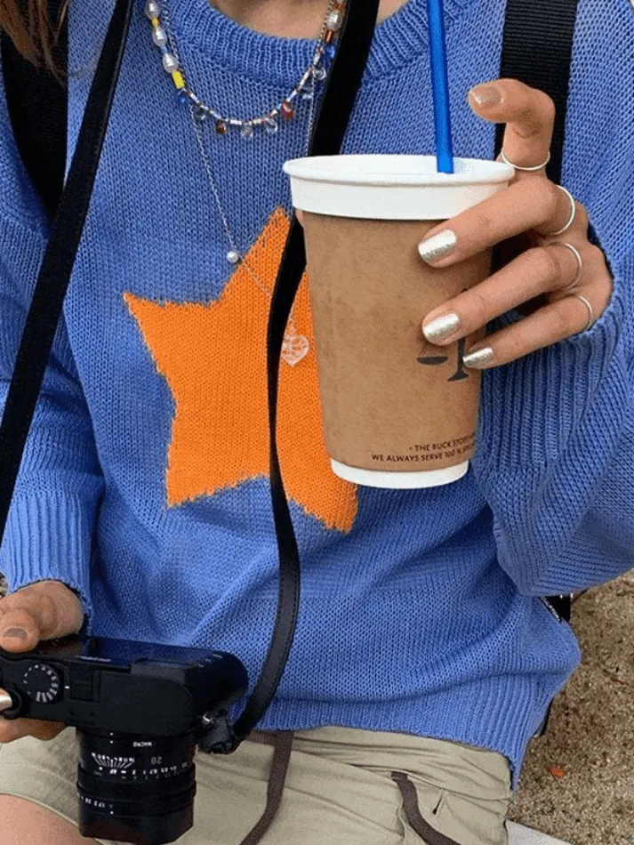 Modern Crew-Neck Relaxed Star-Pattern Sweater