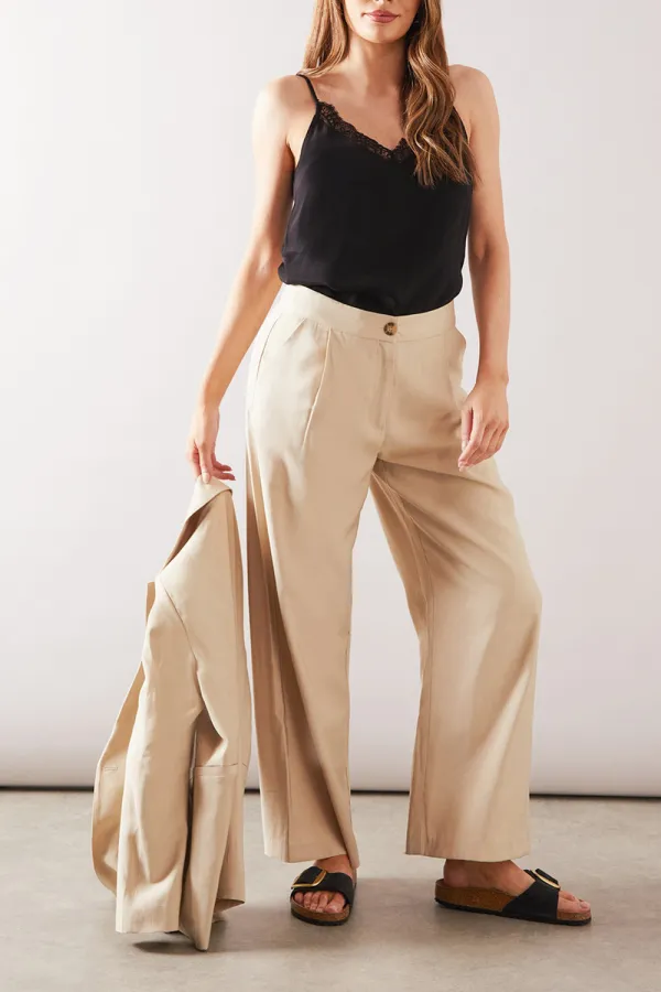 Spaghetti Strap Breathable Comfortable Ladies Lace Vest