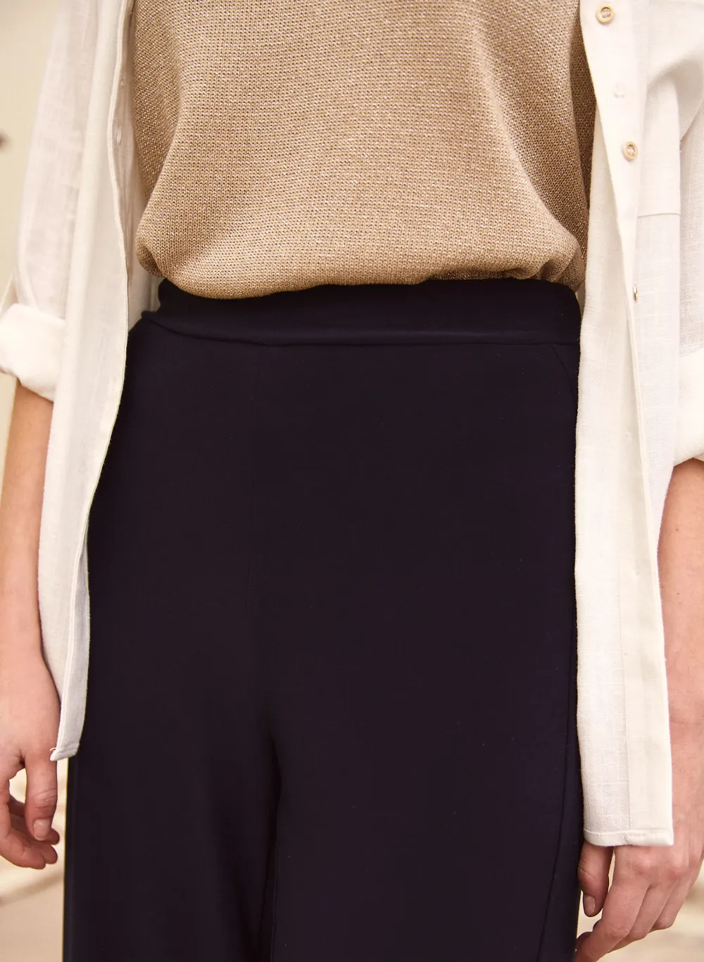 Loose-Fit Wide-Leg Pants With Side Slits