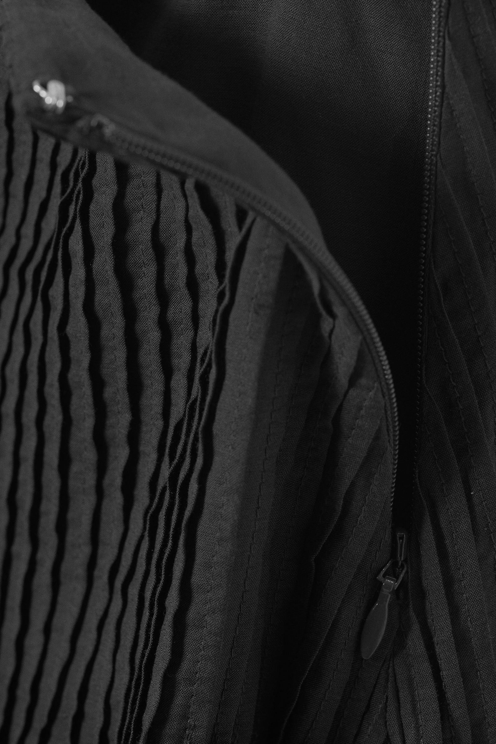 Pleated Mid Waist Skirt