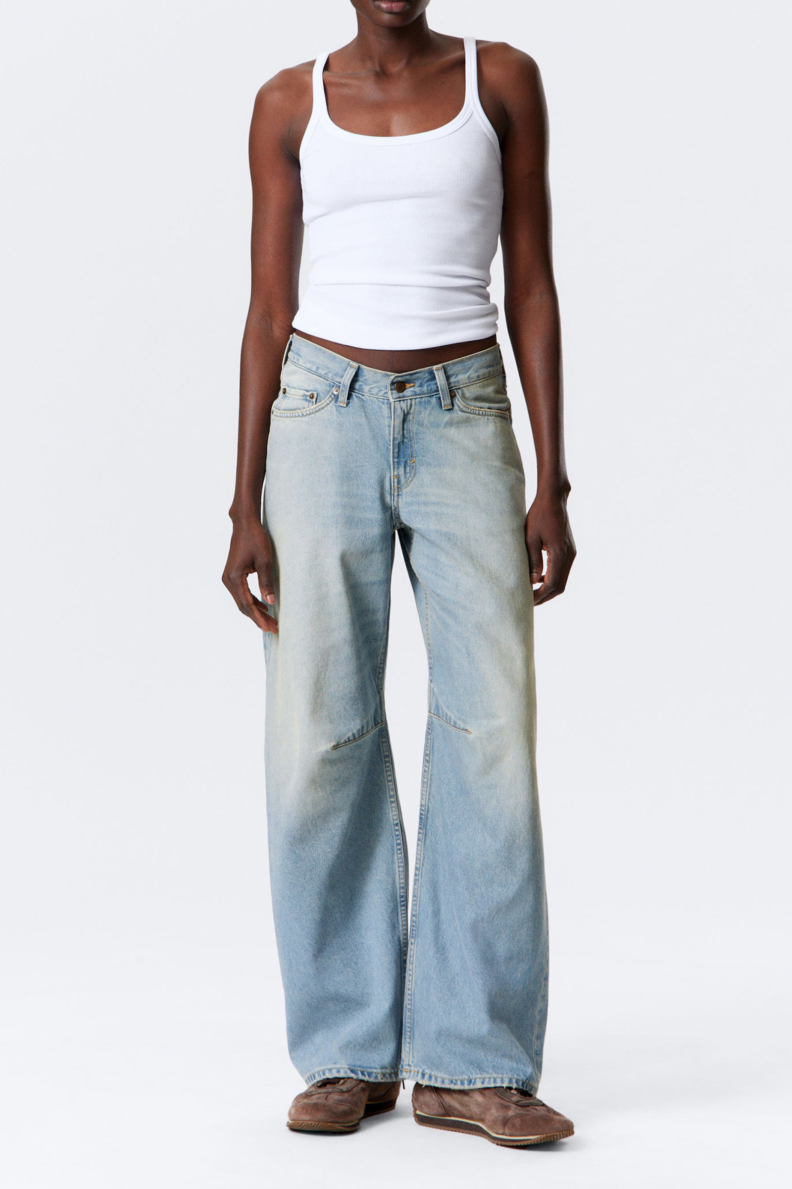Pocketed Barrel Leg Jeans