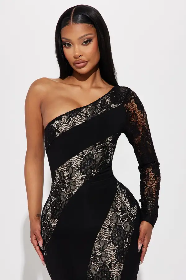 Mallory Lace Maxi Dress - Black