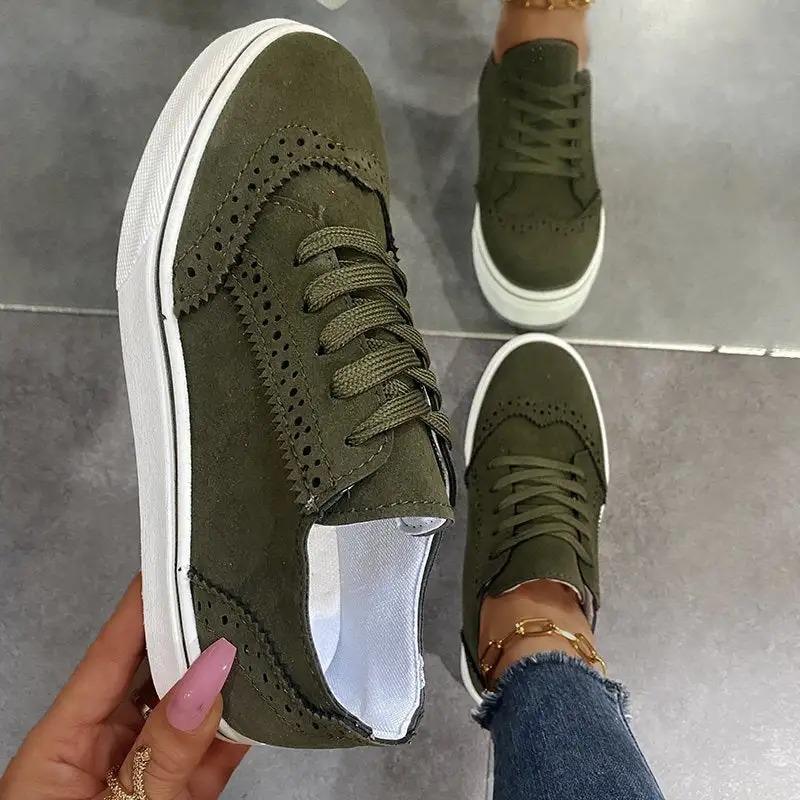 Easygoing Lace Flats Sneakers
