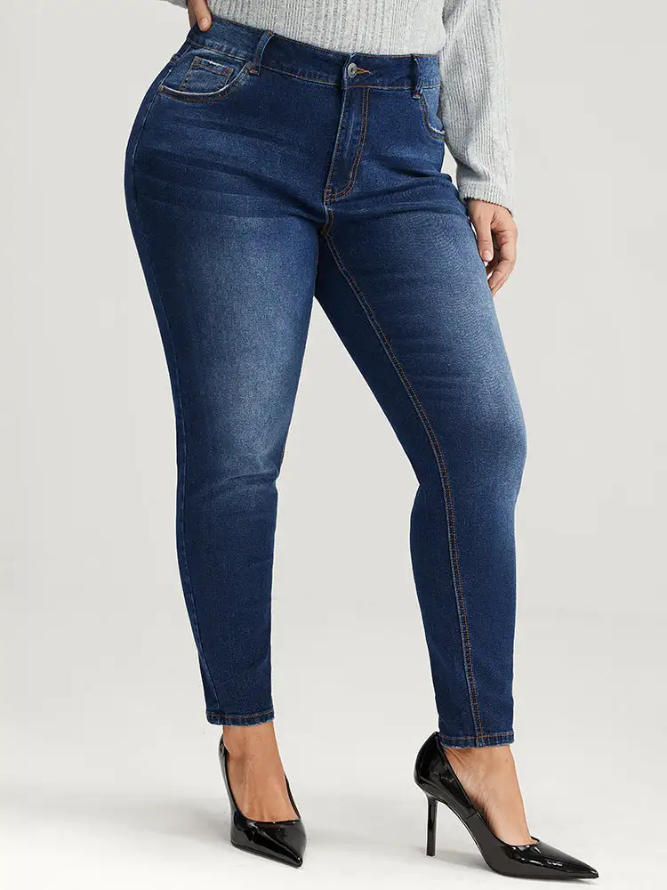 Mom Jeans Straight Very Stretchy High Rise Medium Wash Contrast Jeans