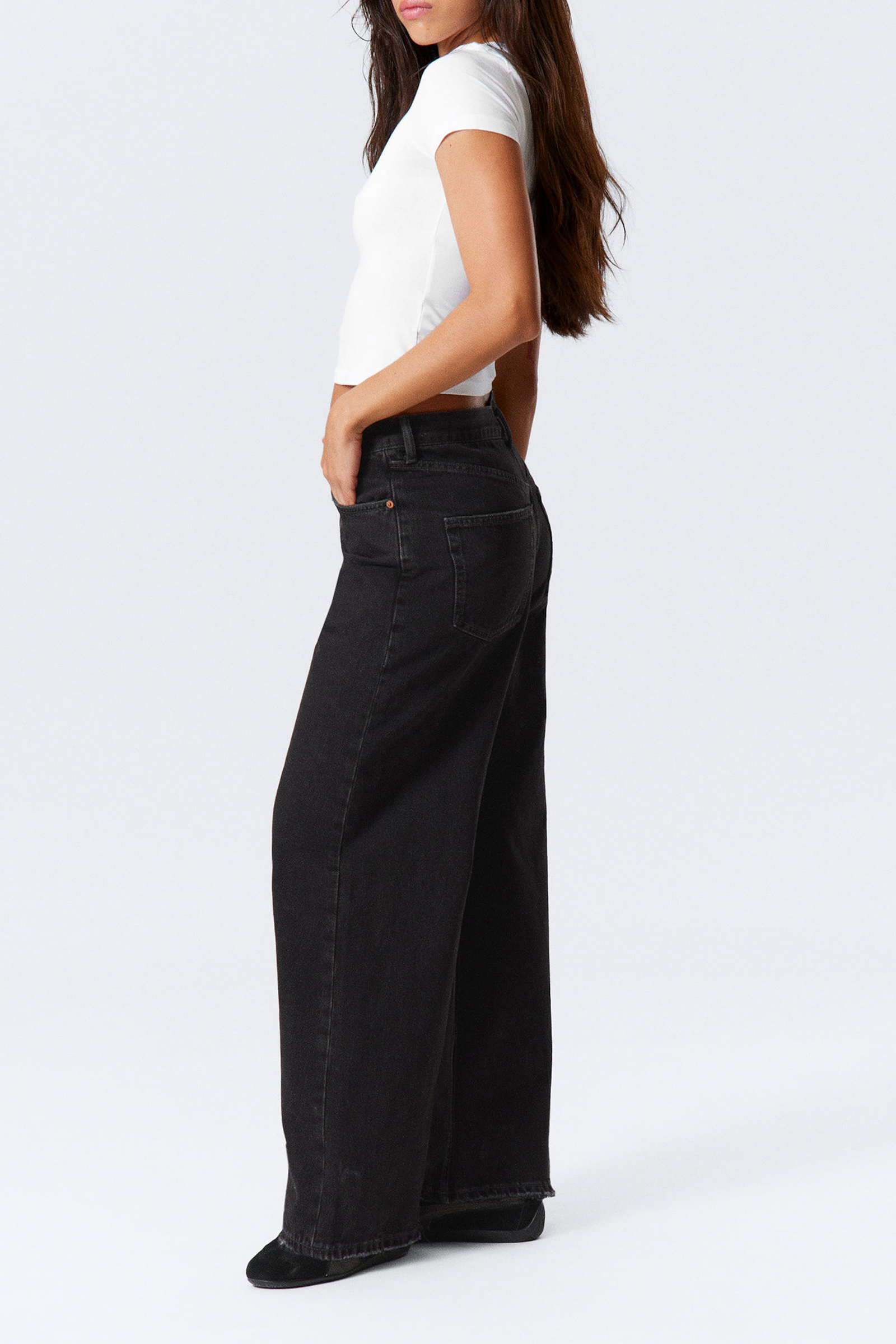 Pocketed Barrel Leg Jeans