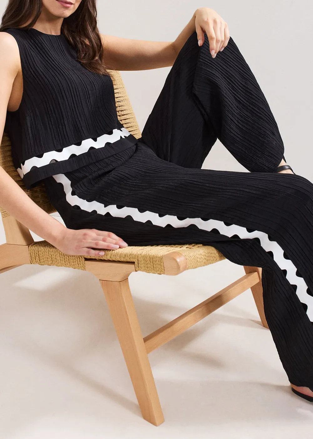 Exquisite Creative Hollow Contrast Color Jumpsuit
