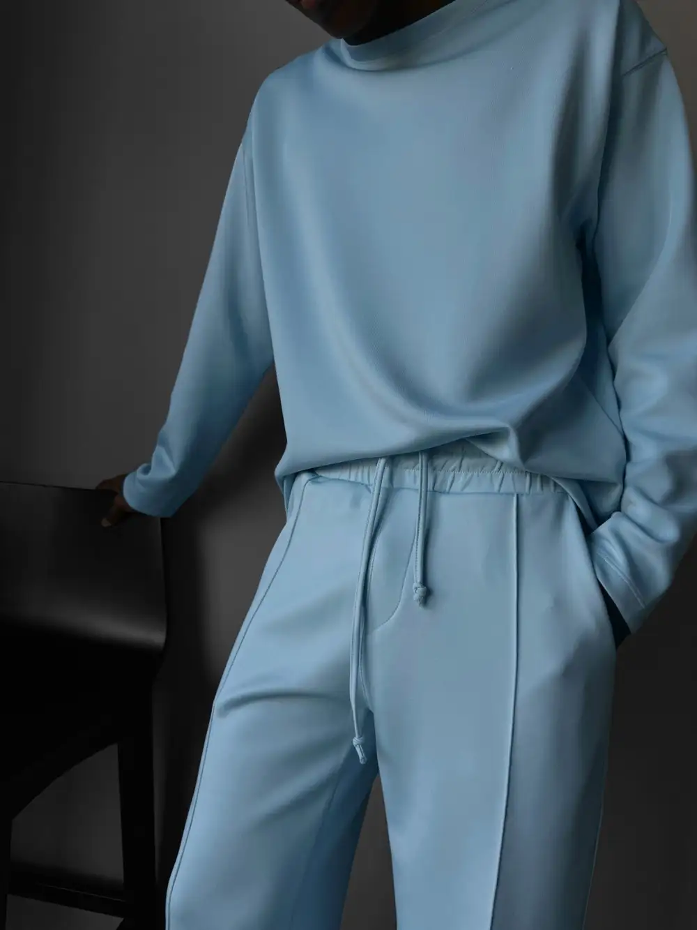 Clean Relaxed Diver Inspired Sweatshirt