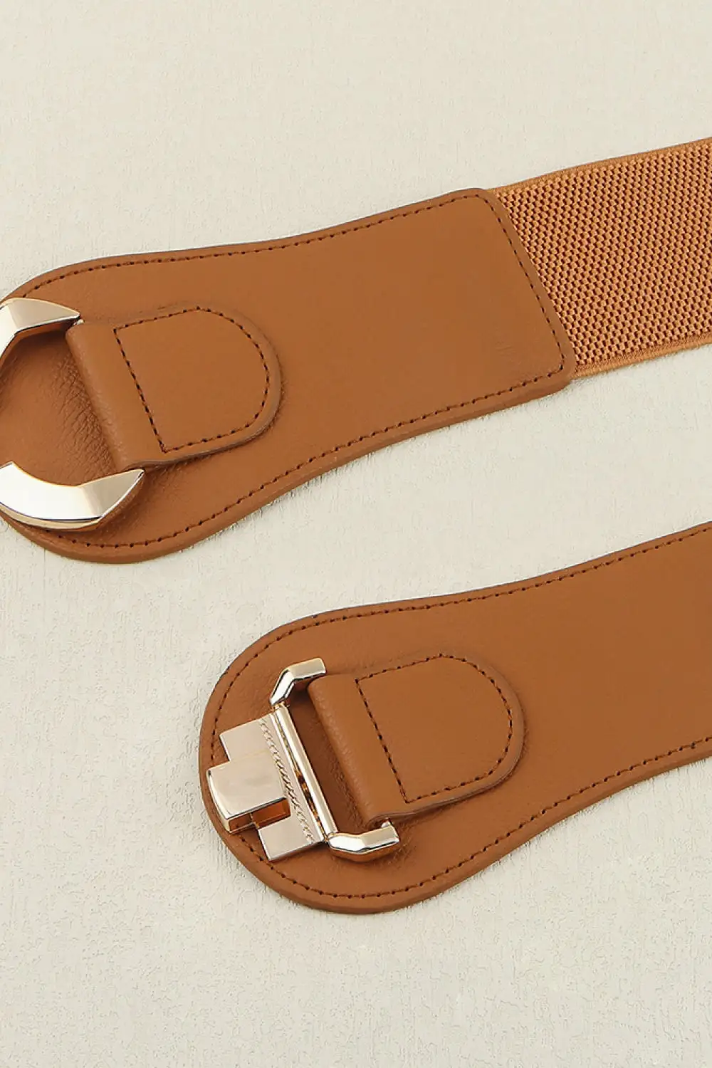 Rounded Buckle Waist Belt