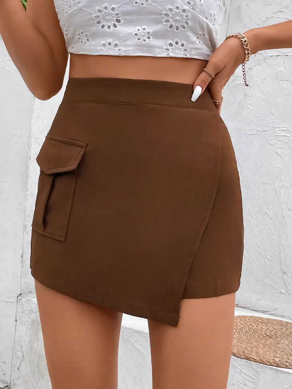 Textured Simple Pocket Detail Shorts