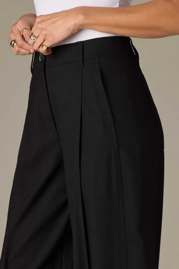 Petite Pleated Barrel Leg Trousers