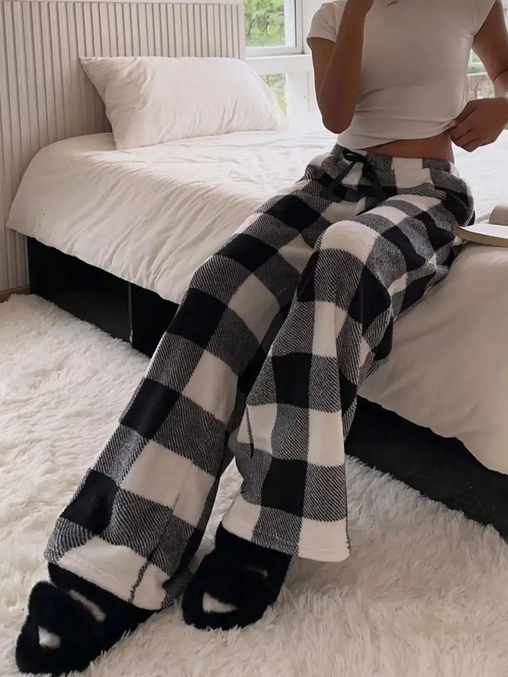 Relaxed Drawstring Wide Leg Pants
