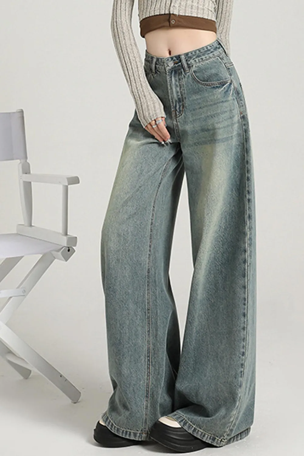 Relaxed Wide Leg Jeans