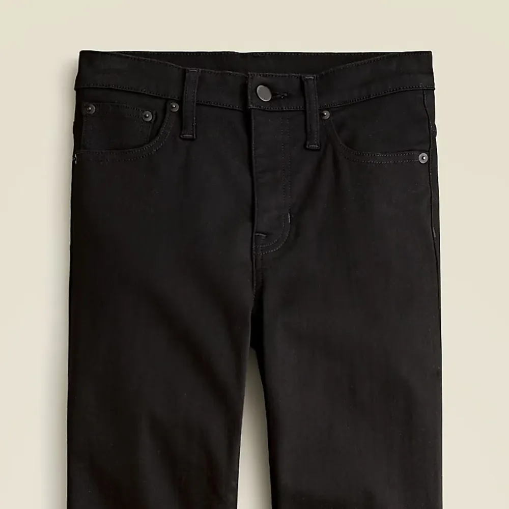 Mid-Rise Stretch Cropped Kickout Jeans