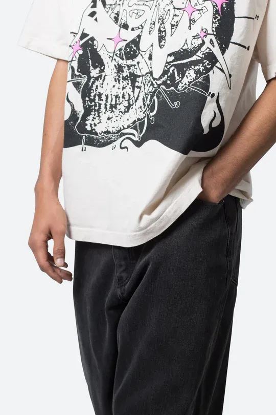 WHITE SKULL GRAPHIC STARS ALIGN T-SHIRT