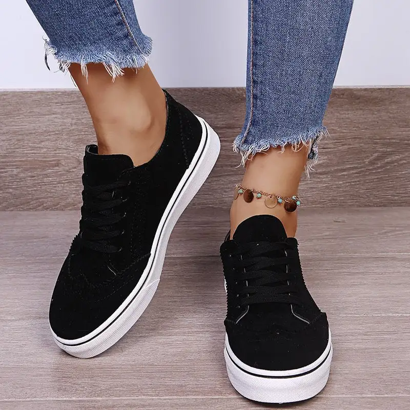 Easygoing Lace Flats Sneakers