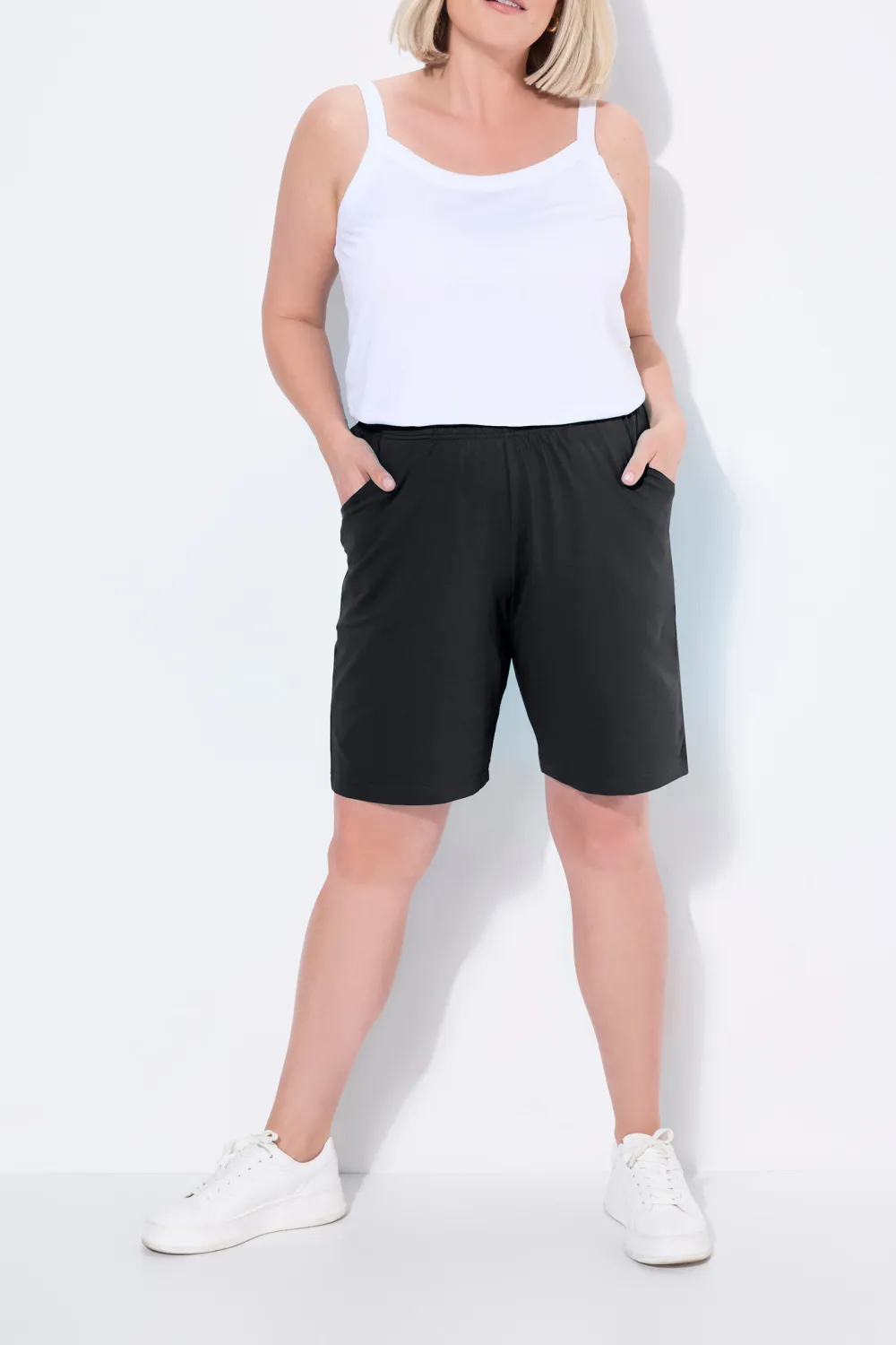 Elastic Waistband Shorts