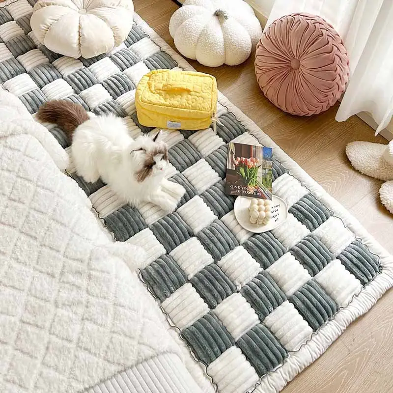 Cream-coloured Large Plaid Square Pet Mat Bed