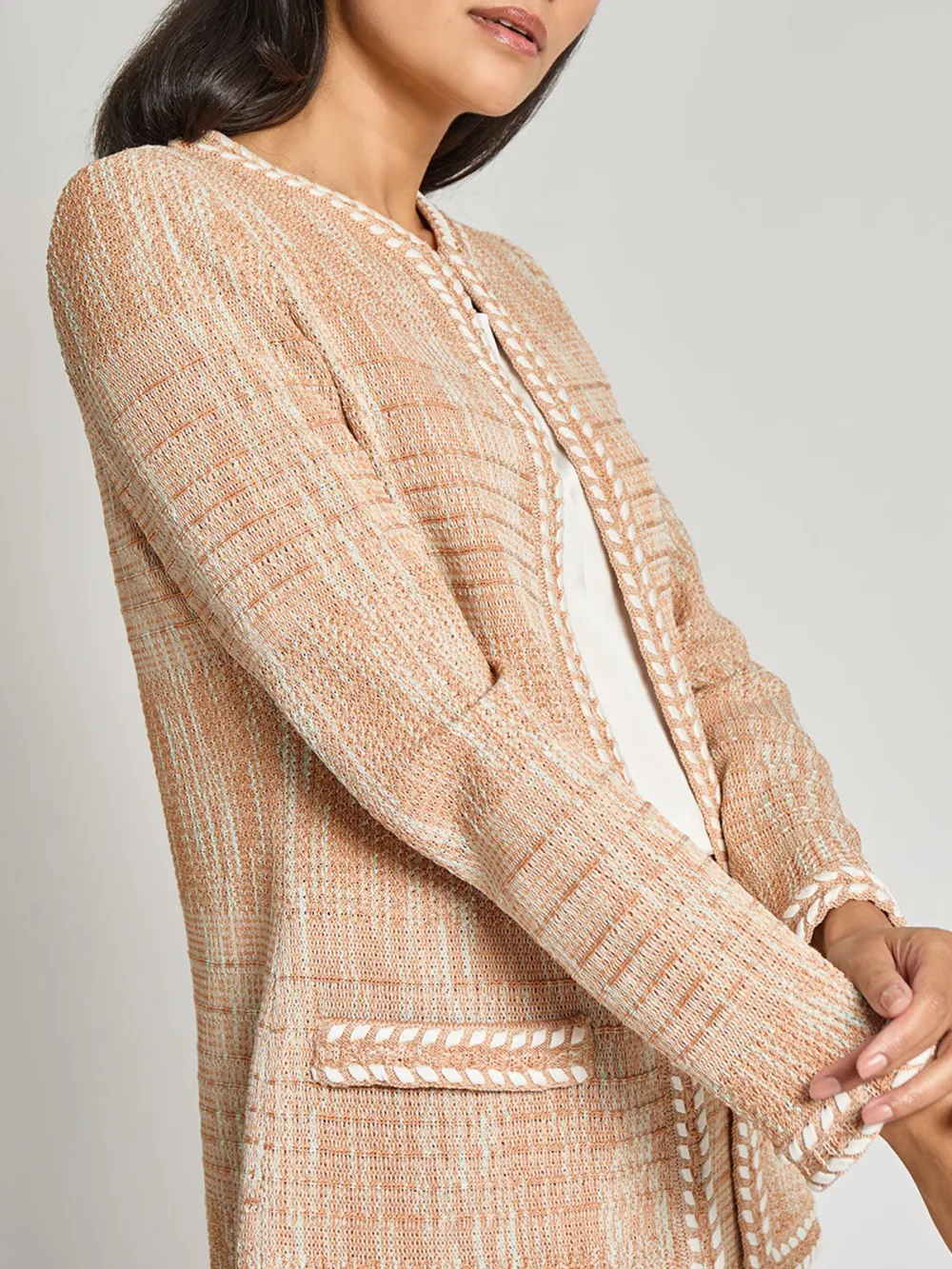 Long Sleeved V-Neck Knitted Jacket