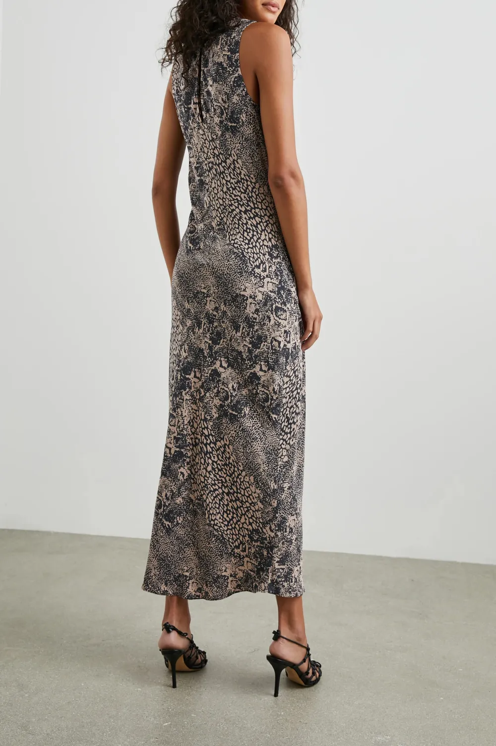 A Pleated Color-Block Dress With An Asymmetrical Side Waist Design