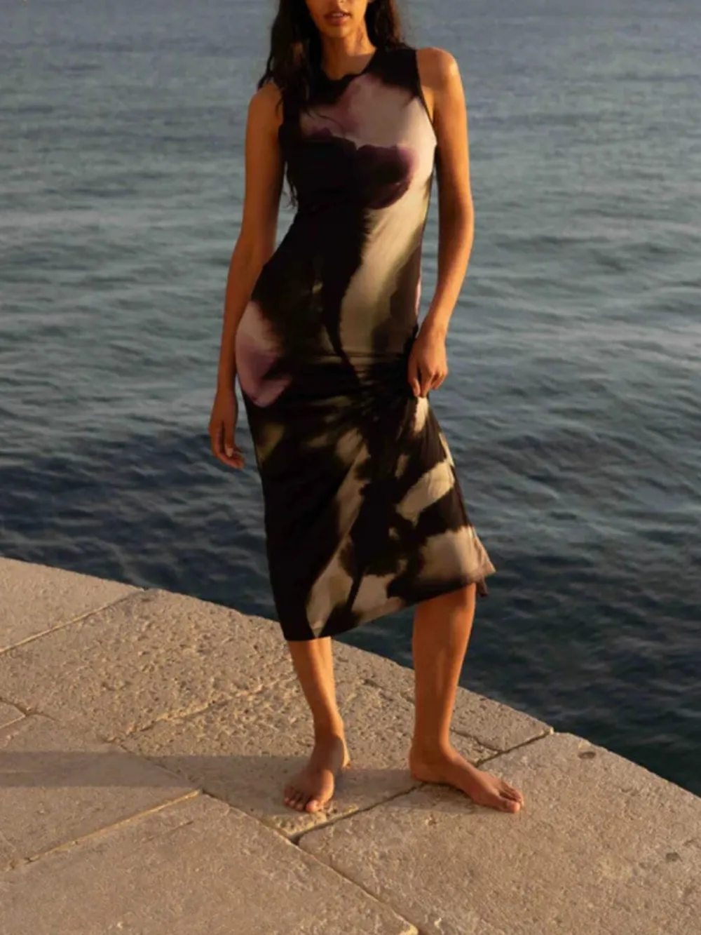 Slit Back Crew Neck Sleeveless Dress