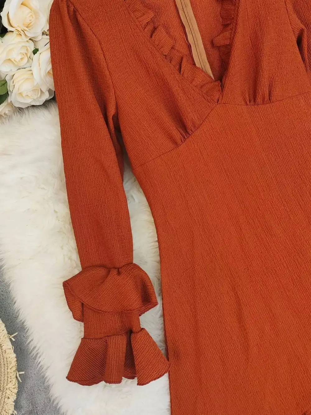 Lightweight Feel Ruffle Long Sleeve Dress