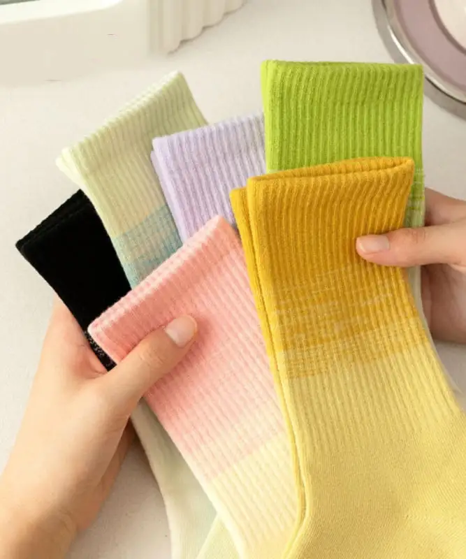Gradient Color Mid Socks