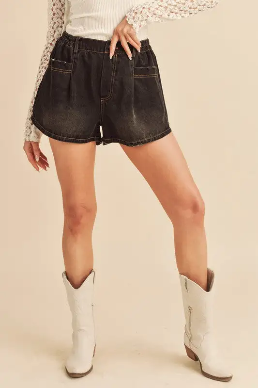 Frayed Hem Elastic Waist Shorts