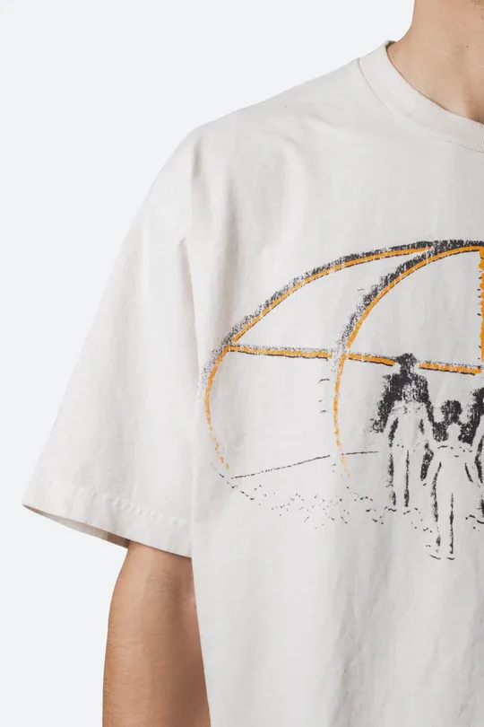 WHITE COLORED GROUP GRAPHIC SOLIDARITY T-SHIRT