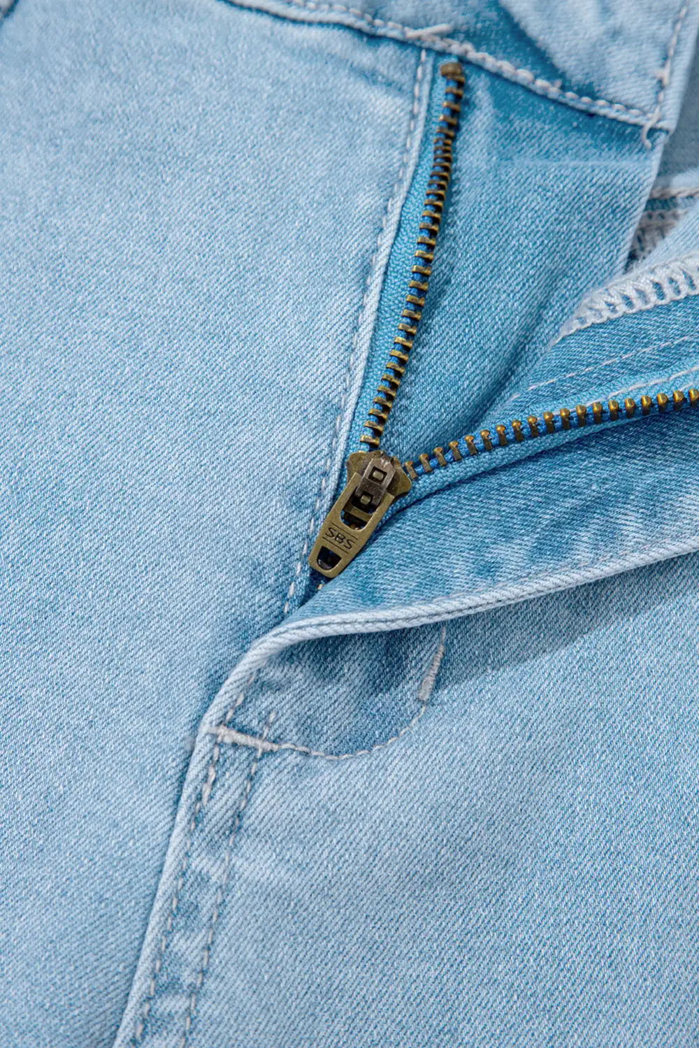 High Rise Barrel Relaxed Patch Pocket Jeans