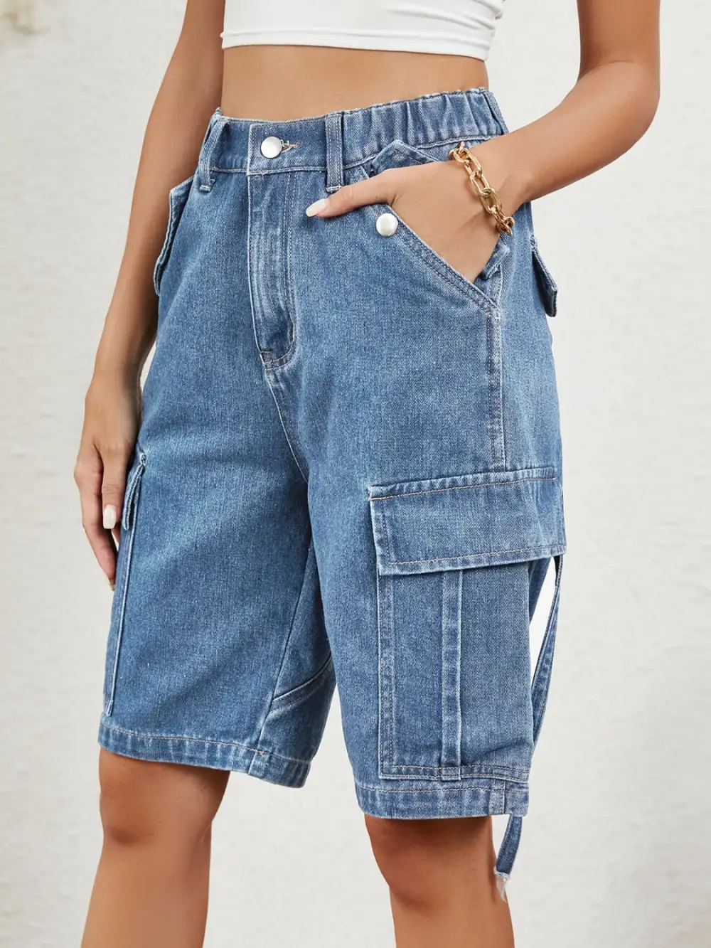 Textured Elastic Waist Pocket Detail Shorts