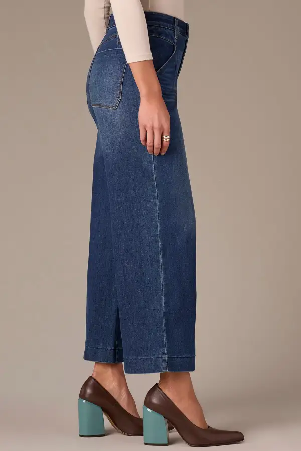 Petite V-Yoke Wide Leg Jeans