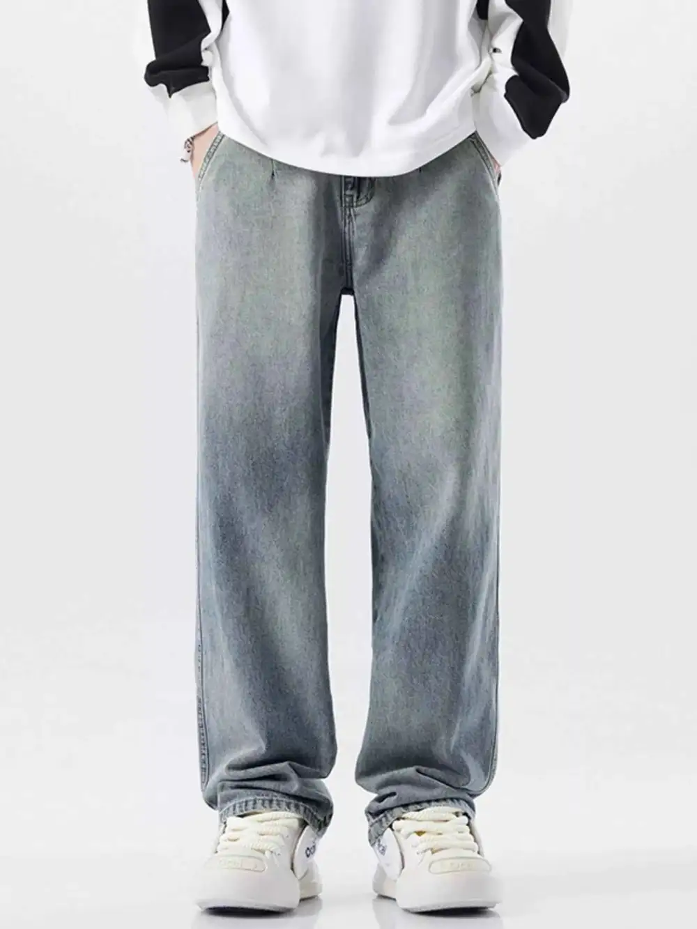 Modern Wash Relaxed Fit Jeans