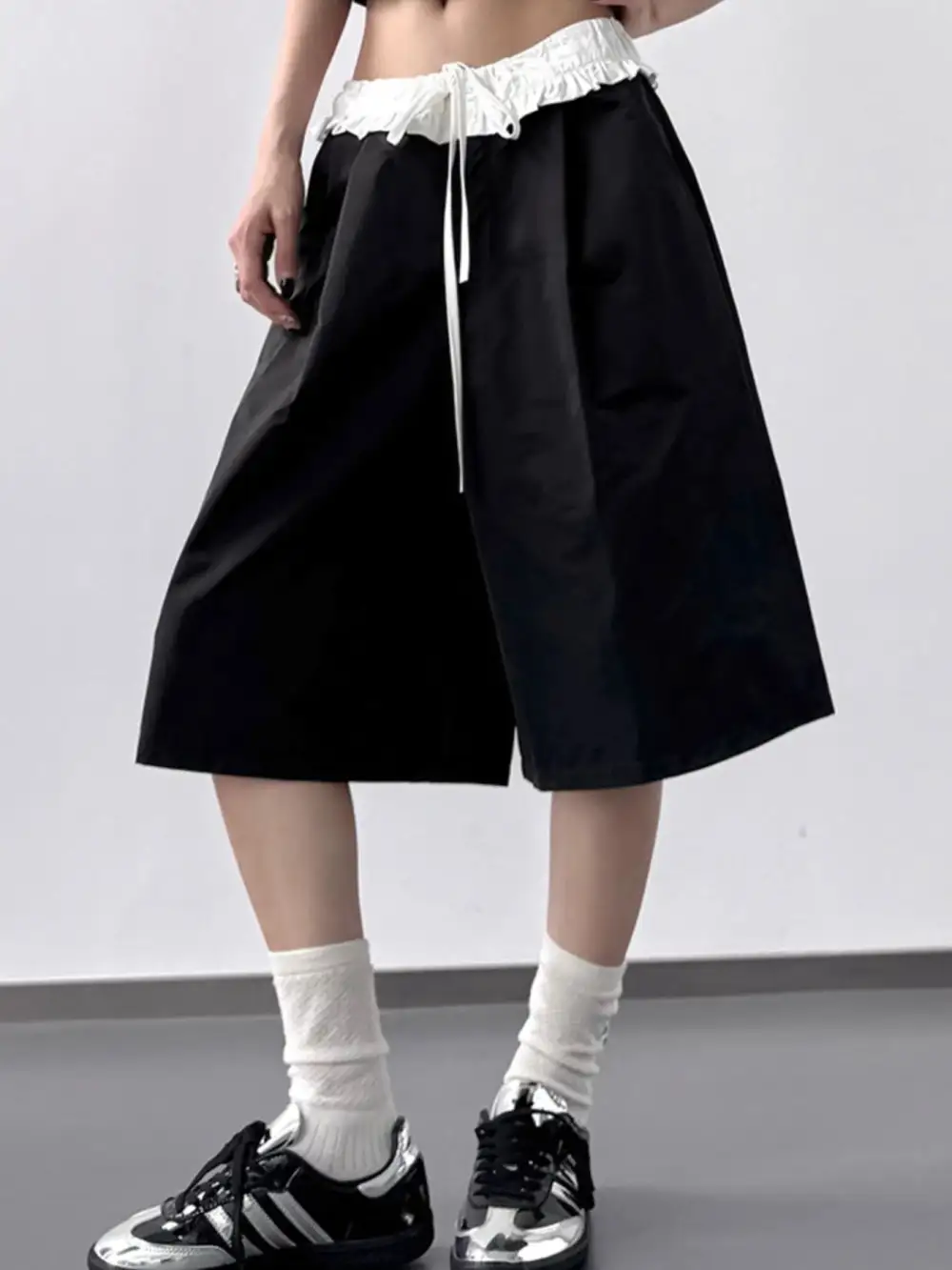 Contrast Waistband Wide Leg Shorts