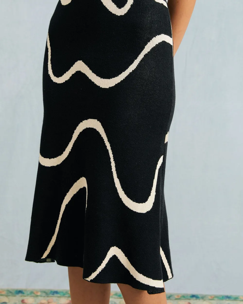 Slim Fit Black And White Dress
