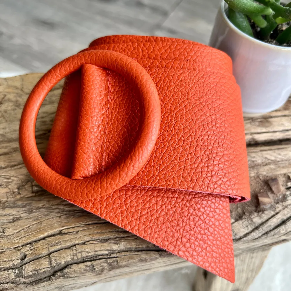 Leather Circle Buckle Belt