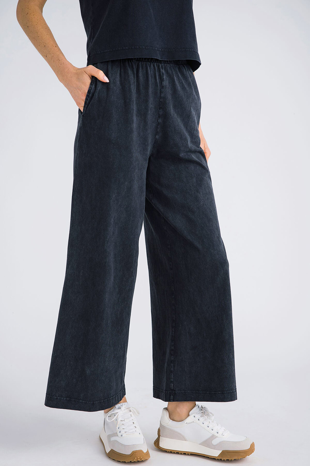 Z Supply Scout Jersey Flare Pocket Pant - iced coffee