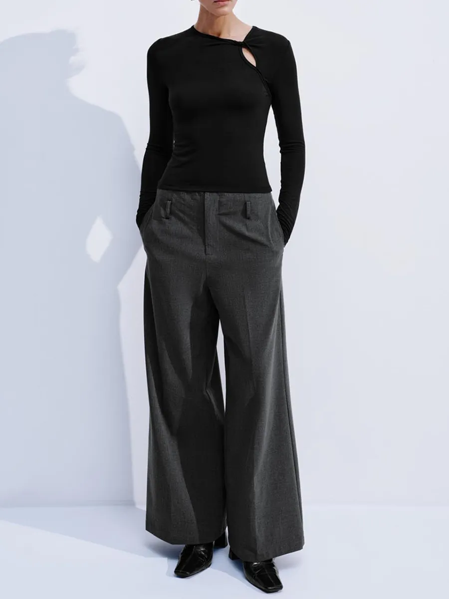 Ladies Elegant And Slimming T-Shirt With An Asymmetrical Collar