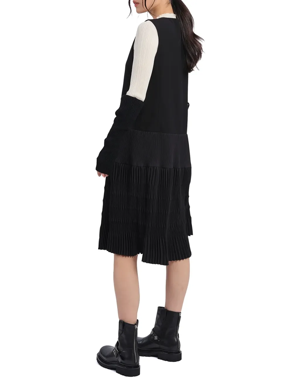 Contrast - Sleeve V - neck Midi Dress