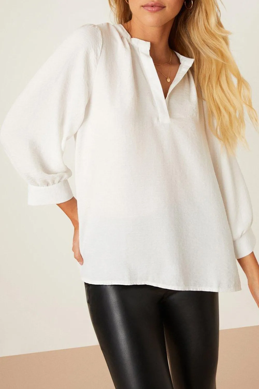 Breathable Skin-friendly Casual Ladies Notched V-neck Shirt