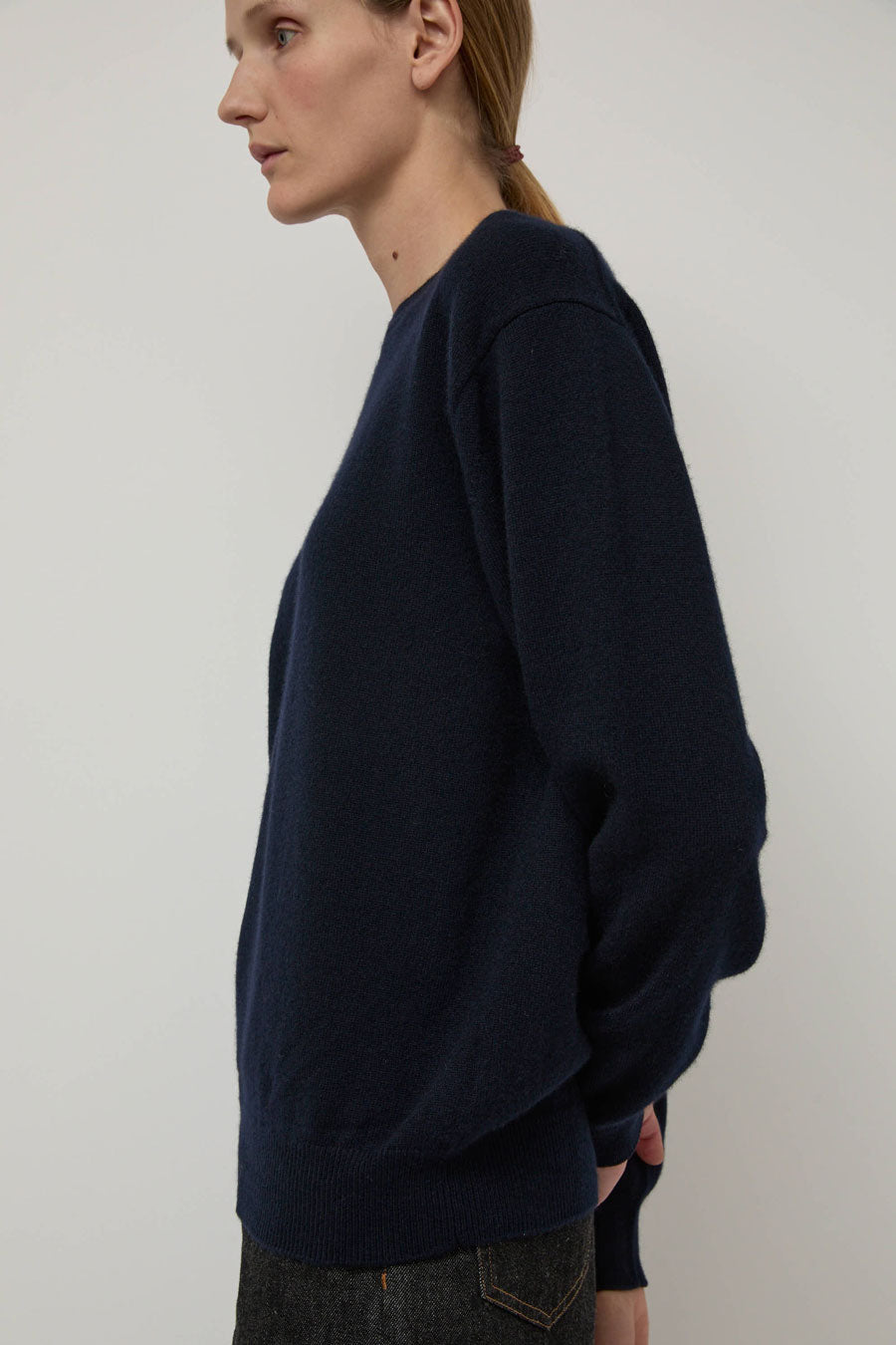 Batoner Innocent Cashmere Crewneck in Navy