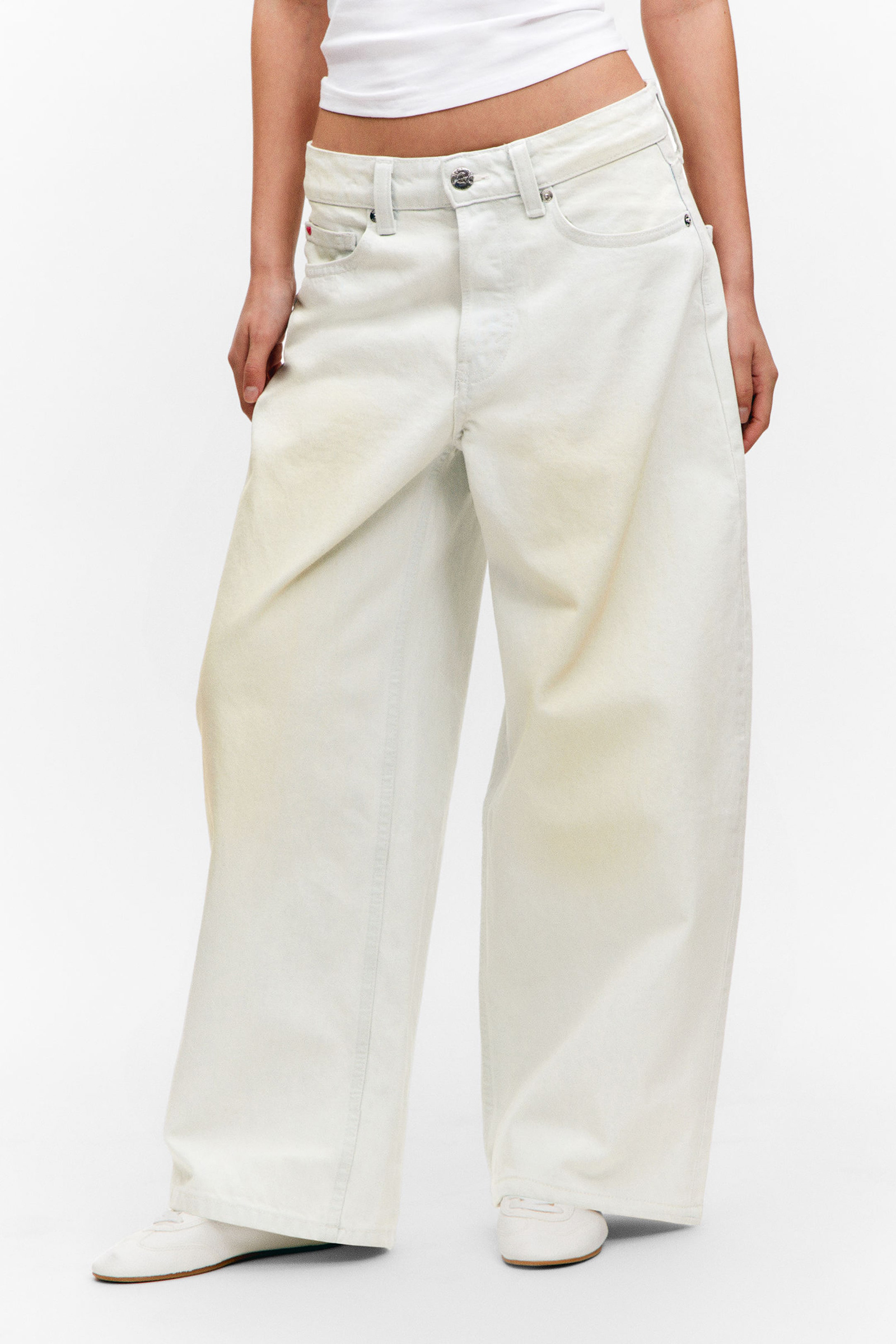 Low Rise Wide Leg Jeans