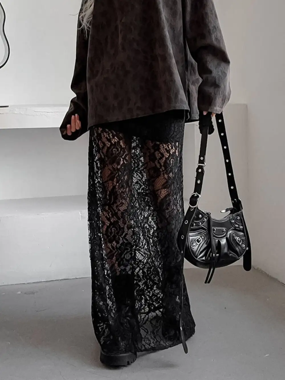 Sharp Lace Maxi Skirt