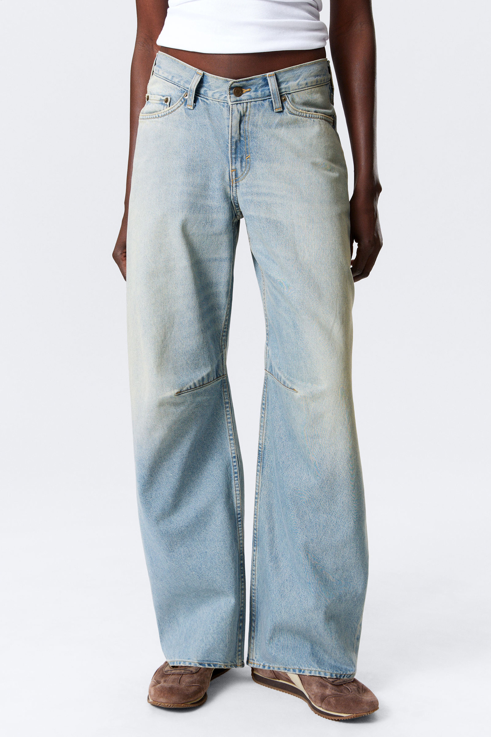 Pocketed Barrel Leg Jeans