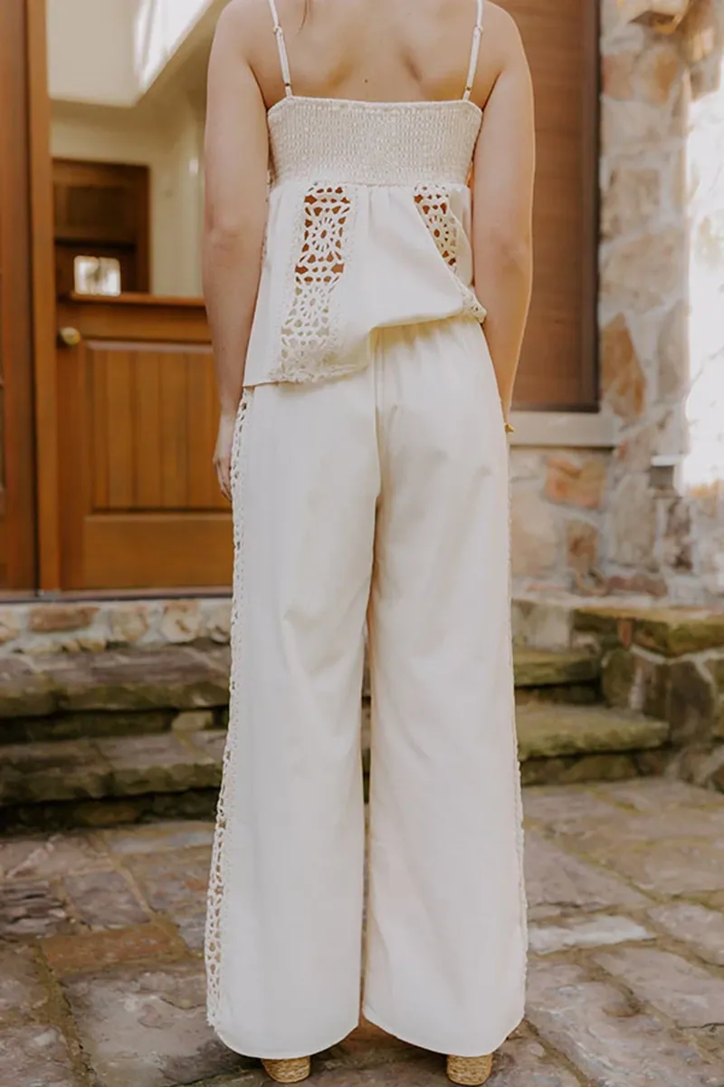 Fashionable Women's Jeans With Hollow Design