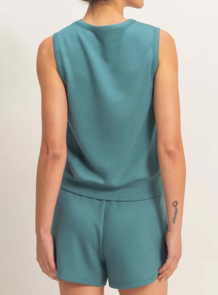 Daily Sleeveless Crewneck Top