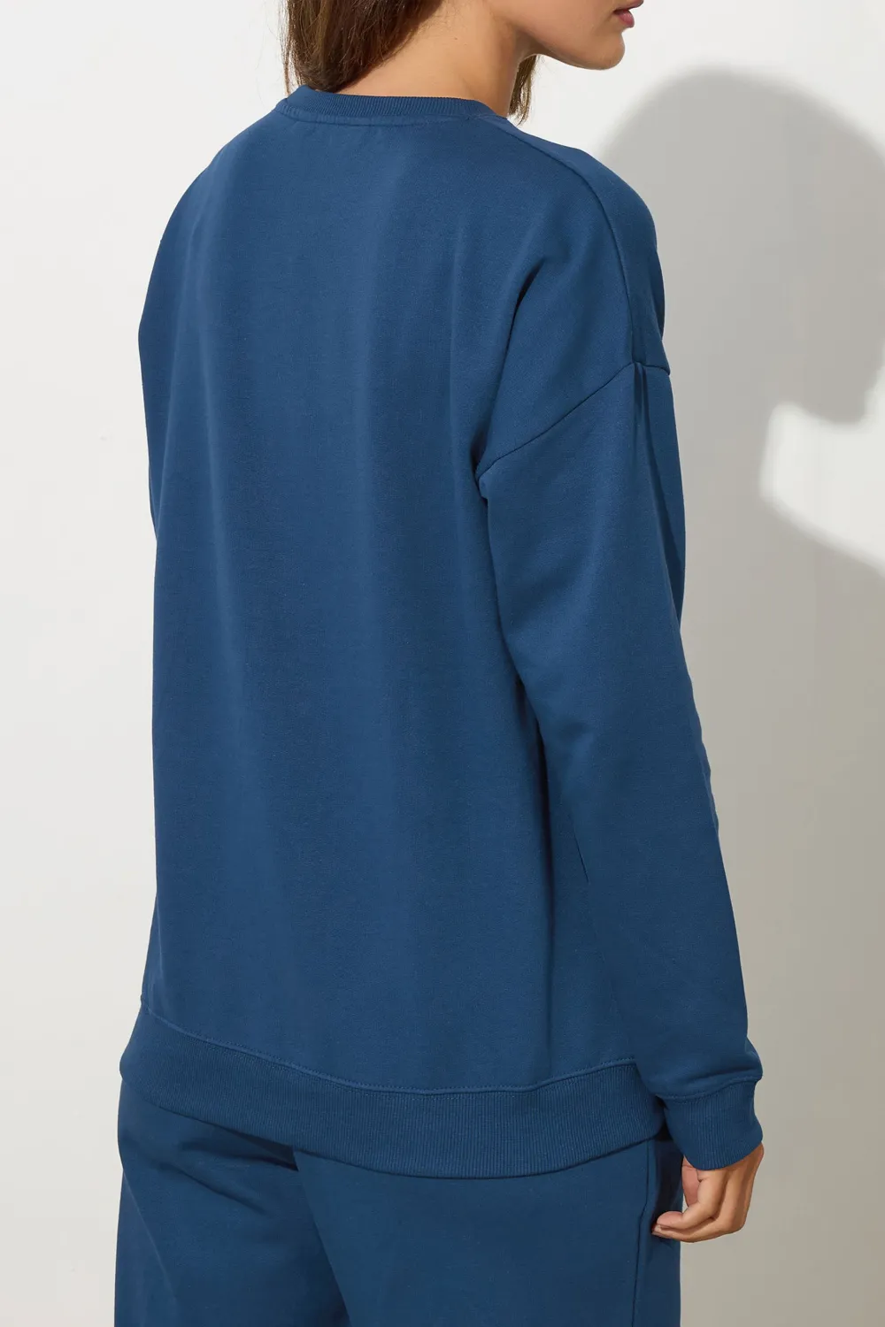 Round Neck Shoulder Sweatshirt