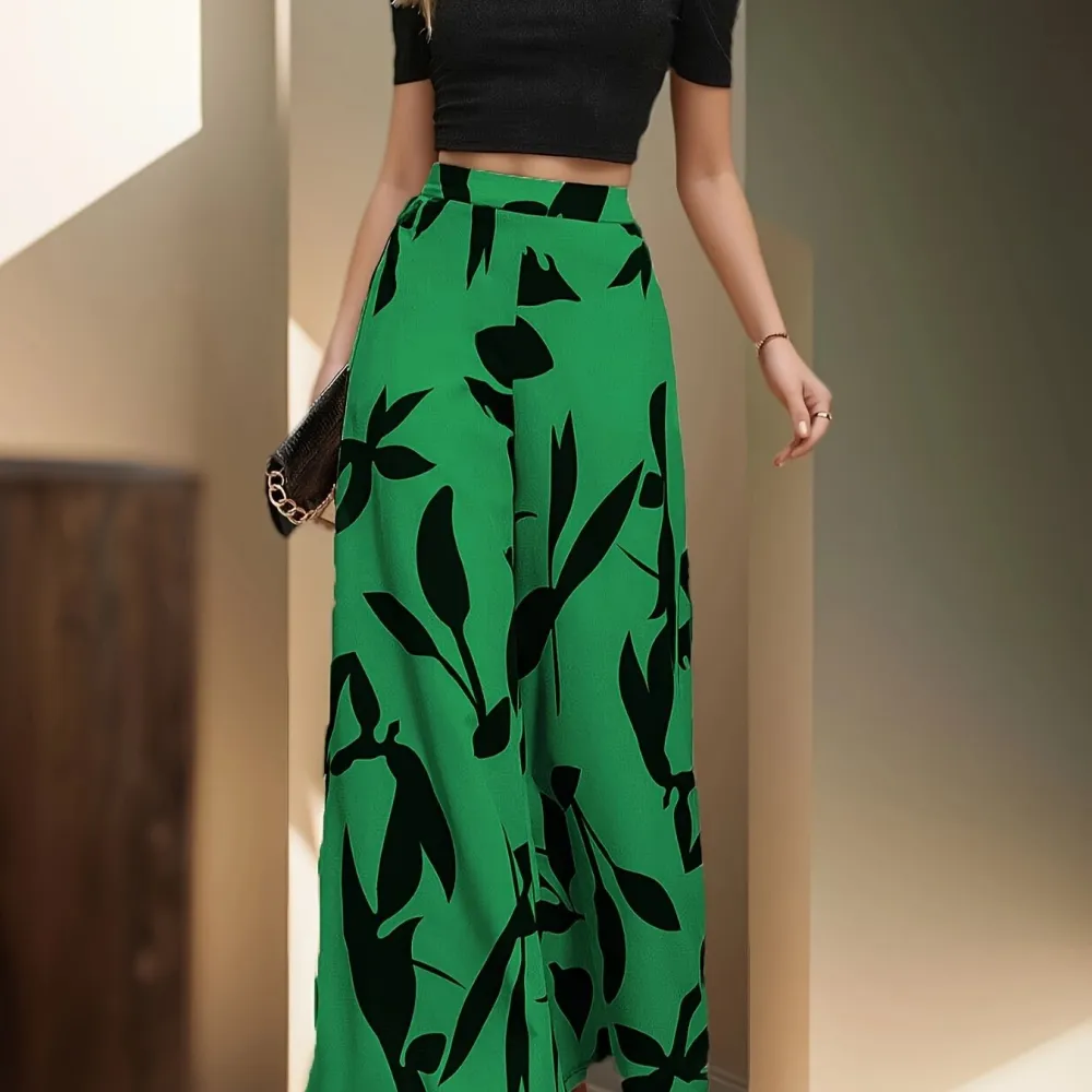 Two-Piece Pantsuit: Effortless Elegance (Solid Tee, Leaf Print Pants)